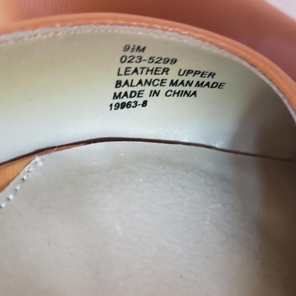 Tan leather heels - Picture 5 of 8